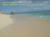 SAINT MARTIN, Plage de Cupecoy - entre maho et long bay, la plage de cupecoy est petite et frquente quelques nudistes, mais le maillot de bain n'est pas interdit. lgrement en pente. le sable est doux et s'enfonce sous les pieds quand on entre dans l'eau..