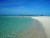 BAHAMAS, Plage de Cocoplum, Great Exuma - belle plage de coco plum avec une balanoire dans leau. la baignade est peu profonde. les amoureux du sable blanc et de leau turquoise seront combls. une plage  visiter  mare basse afin de pouvoir profiter de sa beaut. .