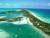 BAHAMAS, Stocking island, Great Exuma - magnifique stocking island et sa baie. stocking island est une petite le des bahamas qui s'tale tout en longueur. l'le possde de superbes plages de rve et plusieurs stations balnaires. le paradis !.