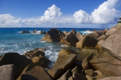 Ile des Seychelles mer et rochers de granit