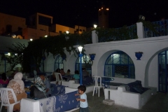 Tunisie, Sidi Bou Saïd, restaurant blanc et bleu