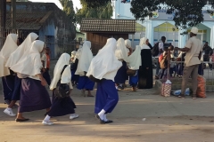 Zanzibar - enfants vers l'école