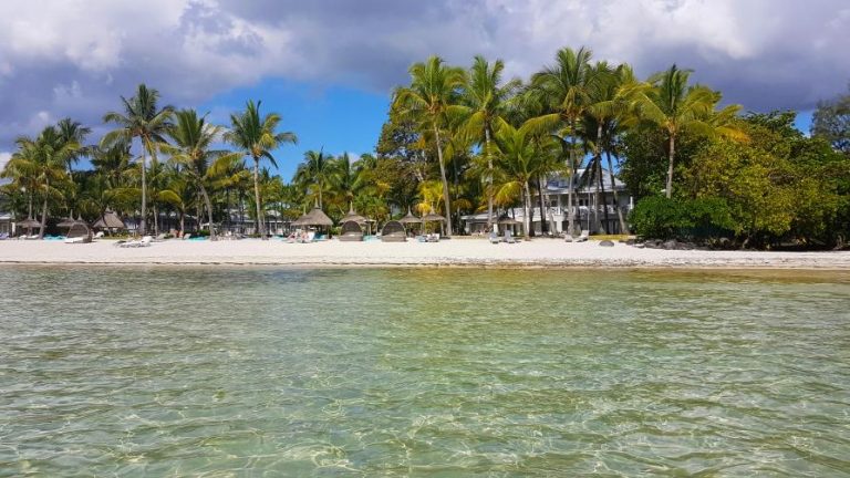 Flic Flac  plage son lagon  l ambiance Maurice  Wolmar sud