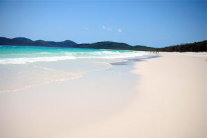 Plage de sable blanc australien.