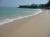 THAILANDE, Koh Samui Chaweng plage sud - koh samui, plage de chaweng sud. assez tranquille de ce cot et pas trop peupl. l'eau est  30c toute l'anne. j'attends les vendeurs de fruits exotiques et de brochettes, il passe et repasse et me fait envie ! .