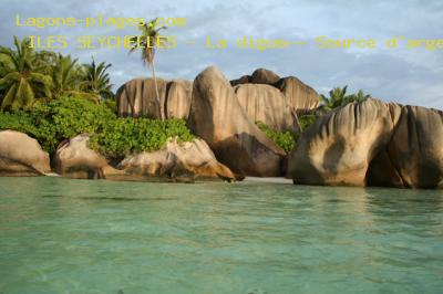 Plage des SEYCHELLES  La digue-- Source d'argent