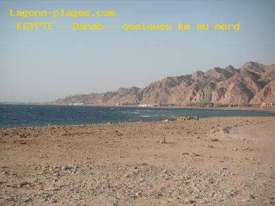 Plage de L' EGYPTE  Dahab - quelques km au nord