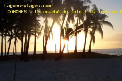 Plage des COMORES  Un couch du soleil au Trou du Prophete