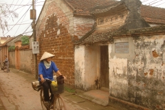 Vietnam, rue ancienne et vélo