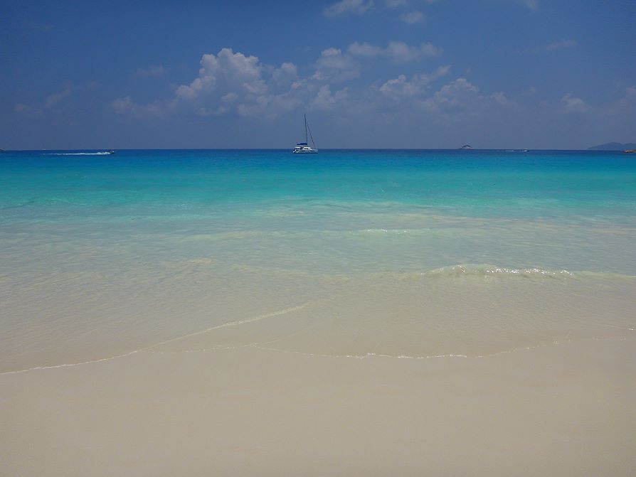 Plage sable fin Anse Lazio Praslin, Seychelles