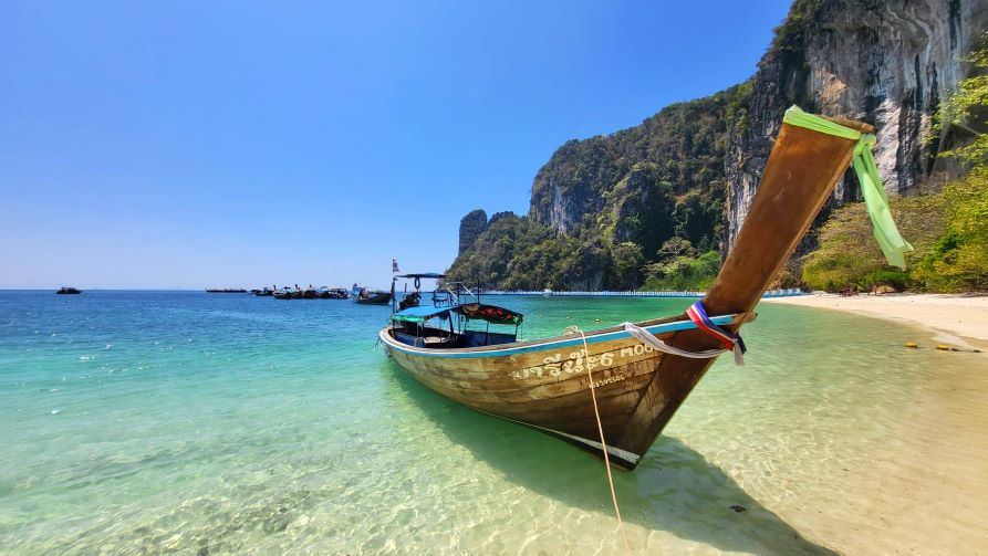 Long trail boat, baie de Koh Hong island, Krabi, Thaïlande