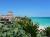 MEXIQUE, Tulum - archeologie Maya Yucatan  - le plus connu des sites mayas, tulum en bord de mer turquoise. un petit paradis, la photo classique et incontournable. au pied, des kilomtres de plages de sable blanc. encore des sites extraordinaires, louez une voiture, ne prenez pas les excursions, cela vous permettra de prendre votre temps et d'aller au sud de cette plage, car il y a encore des kilomtres de belles plages de sable blanc, en bordure de jungle..