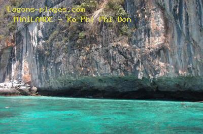 Plage de la thailande à Ko Phi Phi Don à une heure de Phuket