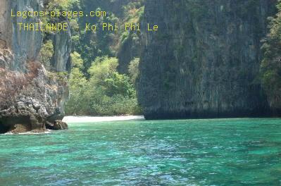Plage de la thailande à Ko Phi Phi Le et ses criques à couper le souffle