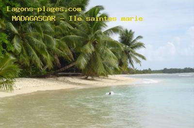 Plage de madagascar à Ile saintes marie