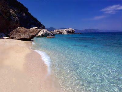Plage de la sardaigne à Mariolu